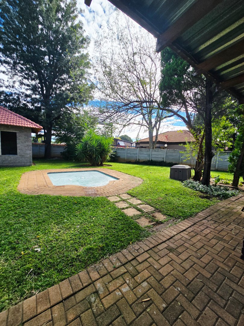 5 Bedroom Property for Sale in Flamwood North West